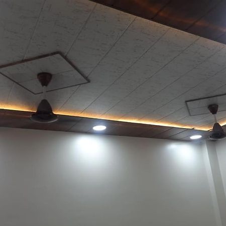 Golden Guest House Ujjain Zewnętrze zdjęcie